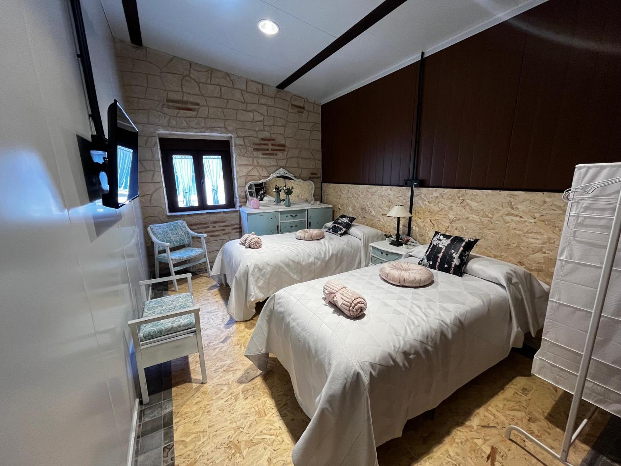 Casa Ruina Guest House Nava del Rey Exterior photo