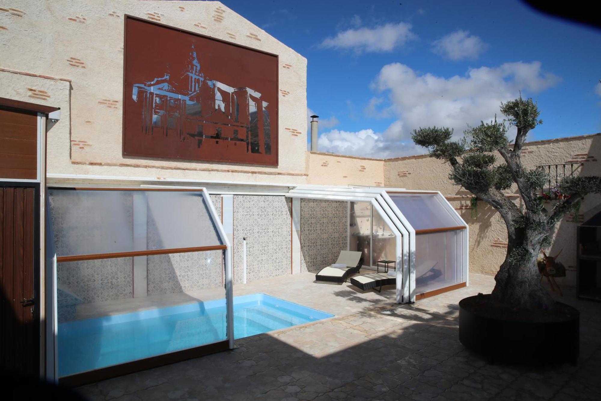 Casa Ruina Guest House Nava del Rey Exterior photo